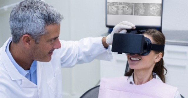 How Virtual Reality in Dentistry Improves the Patient Experience -  Spear Education